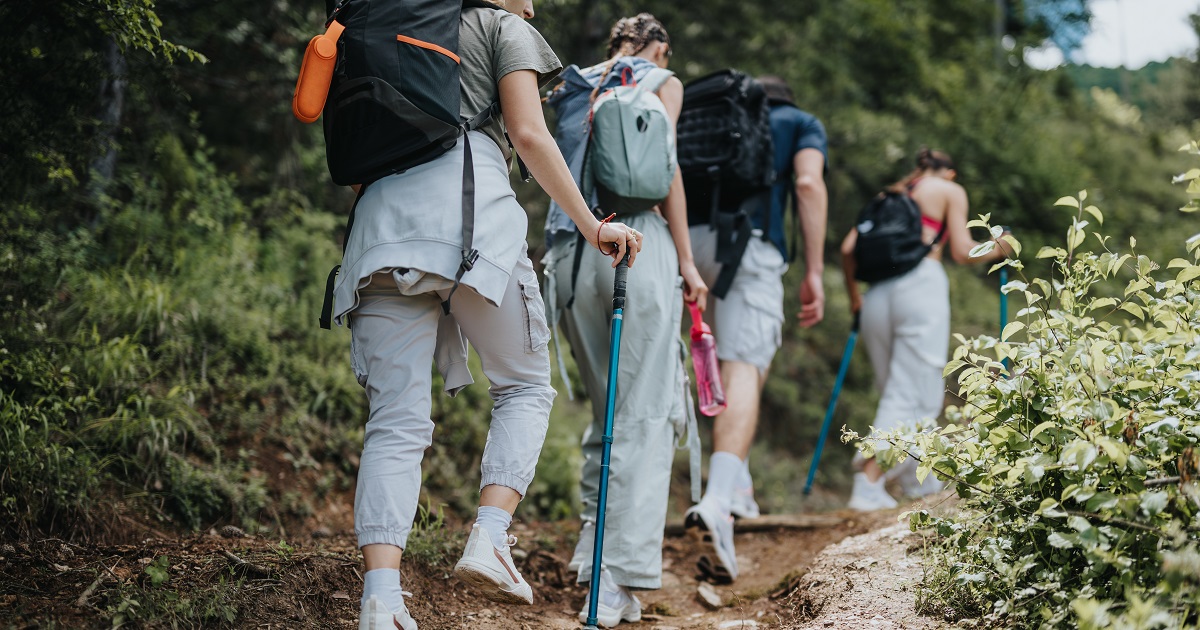 「山登りしている夢」大きな山・遭難する・友達や恋人、誰か登る夢はどんな意味？