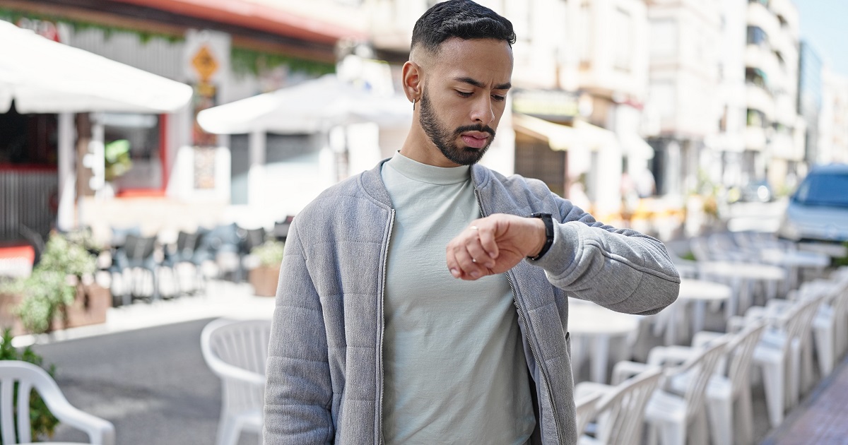 付き合う前のデートや待ち合わせに遅刻する女性は脈なし？あり？遅れてくる心理