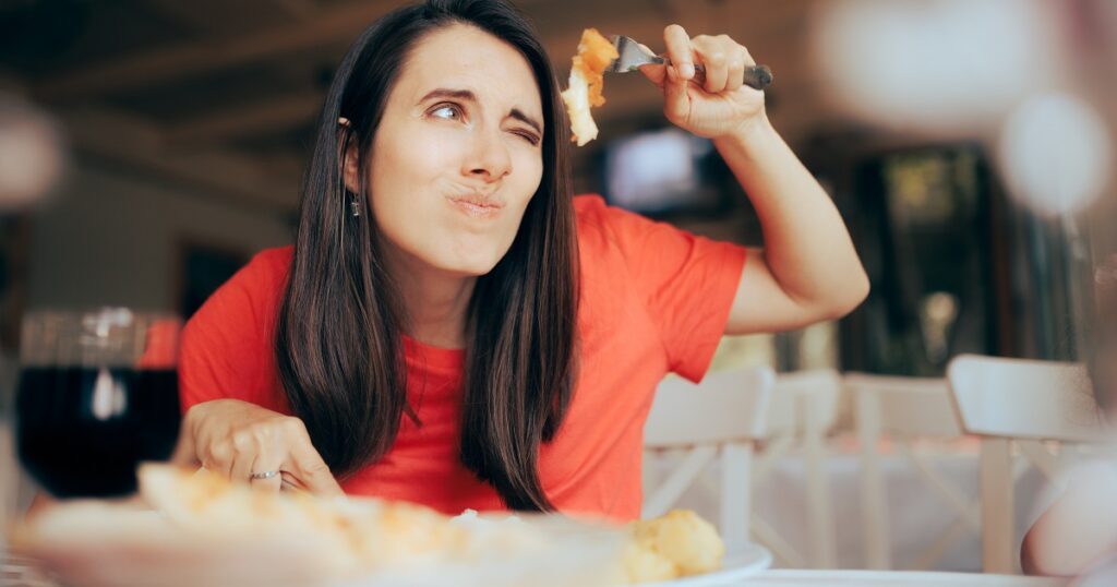 食事のマナーが悪い女性