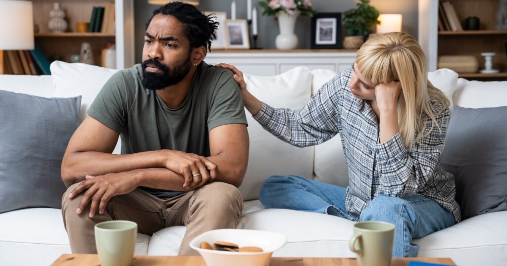 すぐにふてくされる男性の特徴