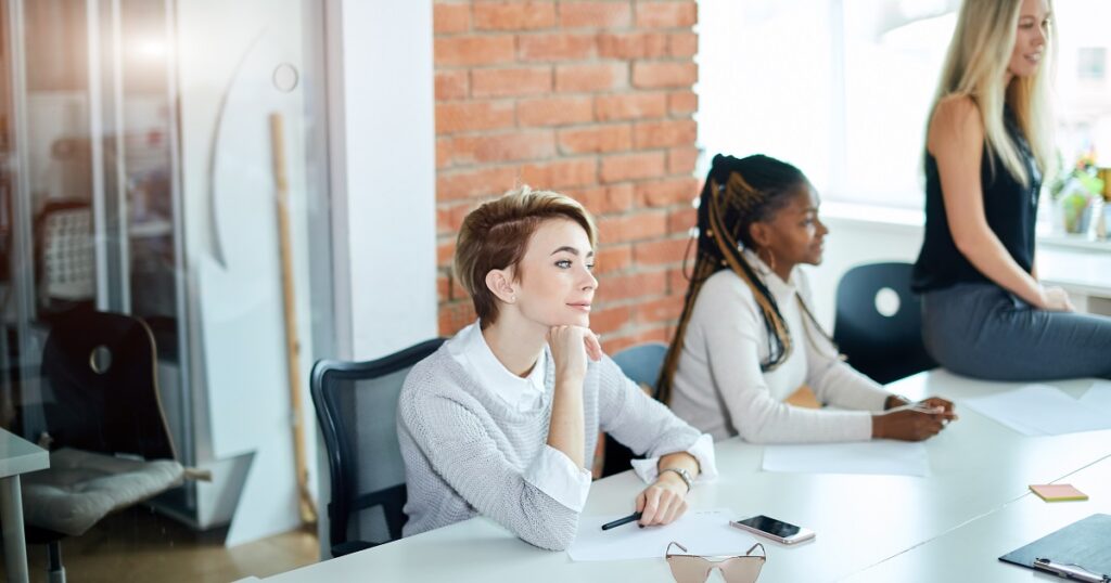 我が強い女性を見る人