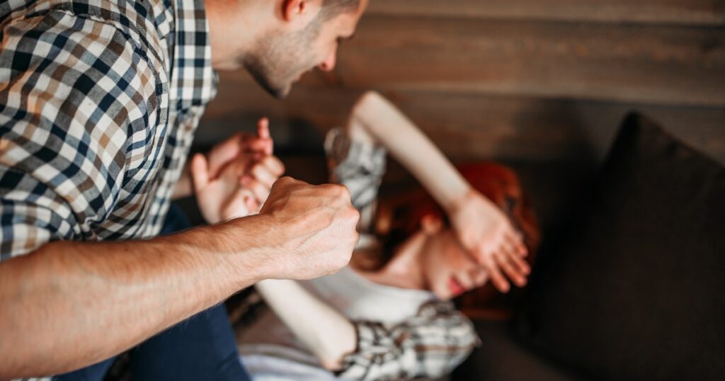 彼女が別れ話を拒否して殴られる夢