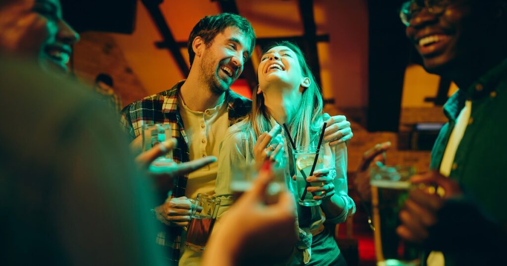 付き合う前の女性とスキンシップがしたい男性