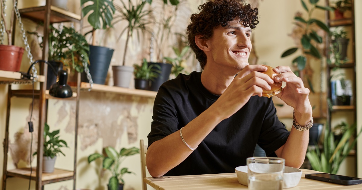 うざい・モテない・嫌われる！男のくせに少食アピールする男性の恋愛と特徴とは