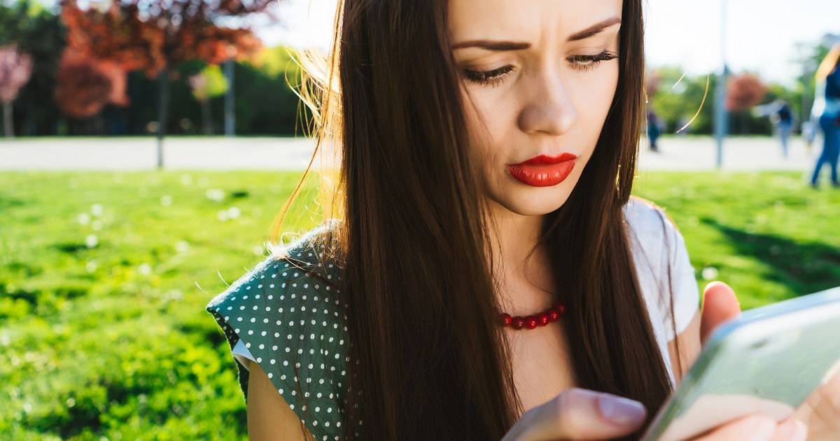 彼氏が彼女からのLINEに「うん」だけで返事や返信してくる恋愛心理とは？