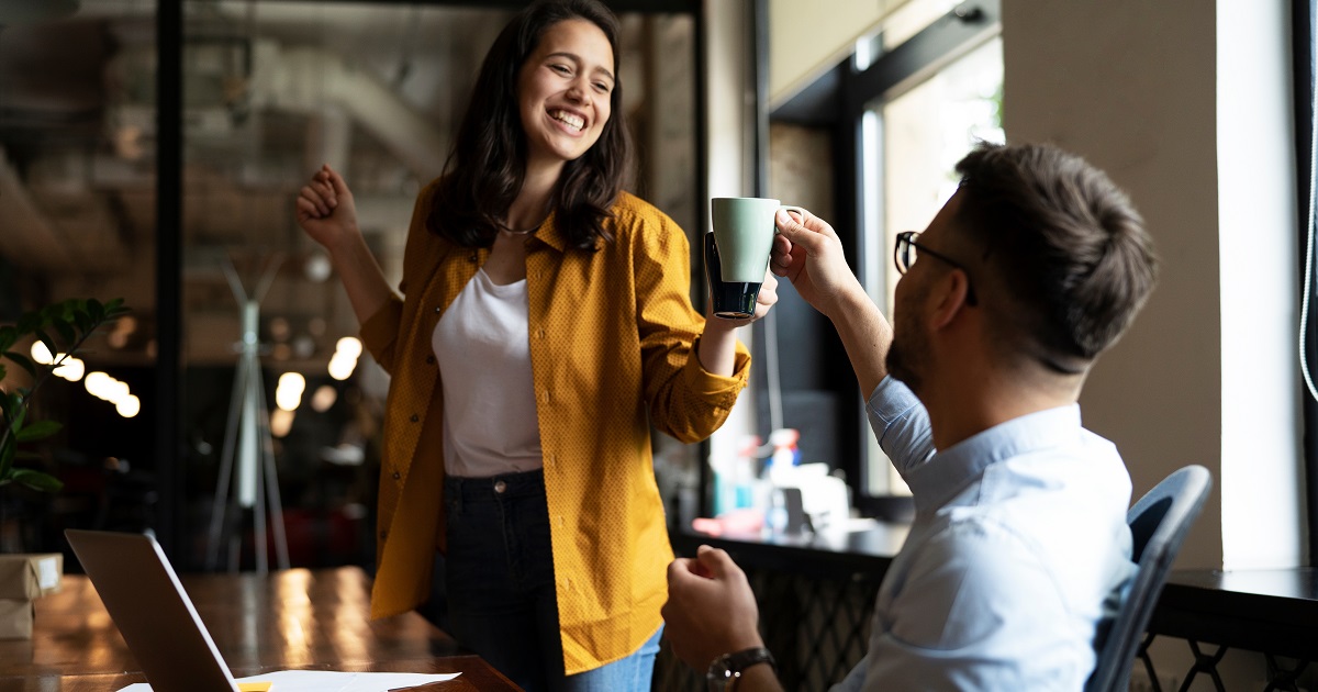 媚びる女が嫌われる特徴と理由・男性もドン引きするほど気持ち悪い＆うざい！