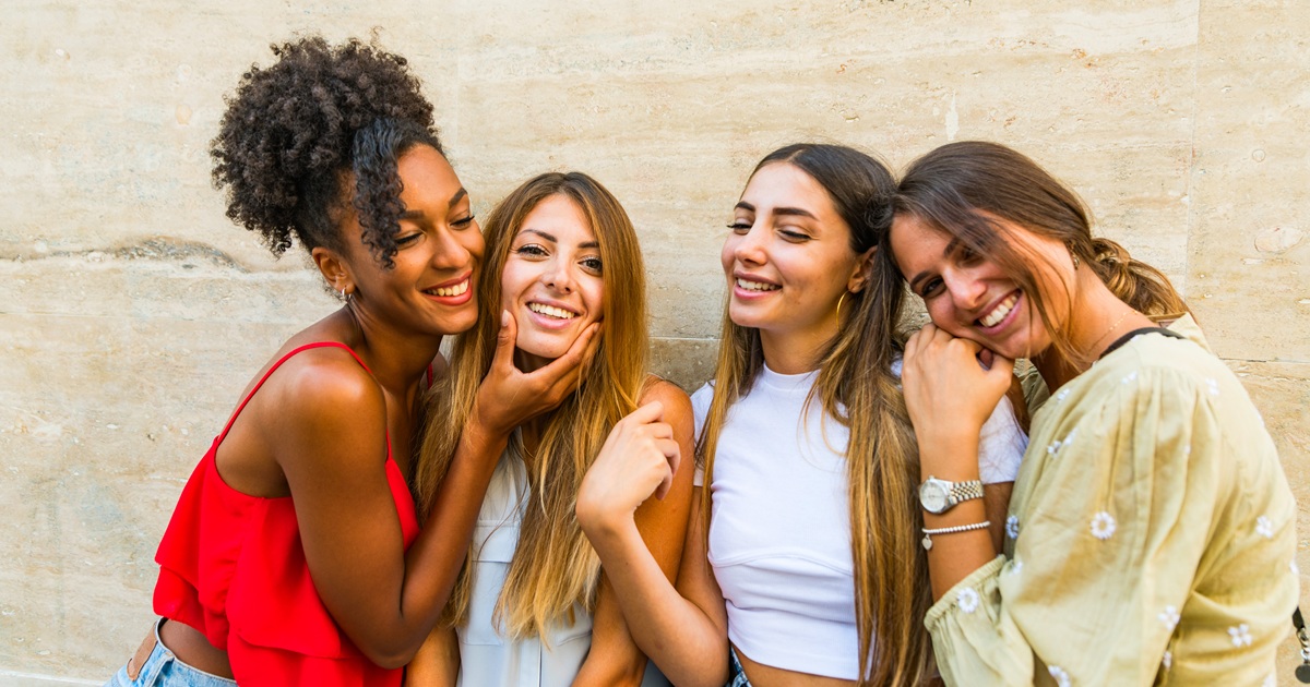 群れる女は男からめんどくさいしうざいと思われている！群れる女子がモテない理由