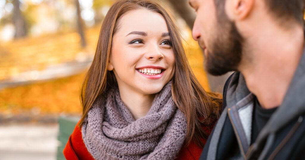 一緒にいて楽しい積極的な女性