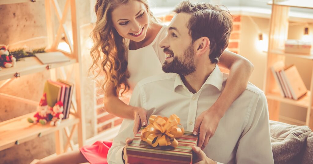 夢で彼氏の誕生日を見る彼女