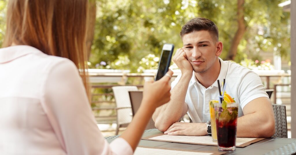 デートを早く切り上げたい男性
