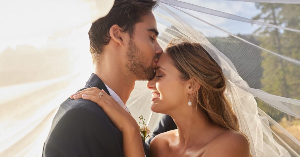 一目惚れ結婚する女性