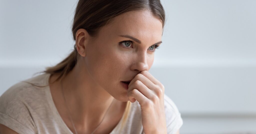 他人の幸せを壊したがる女