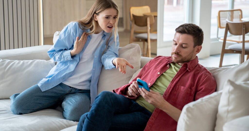 言い訳する負けず嫌いな女性