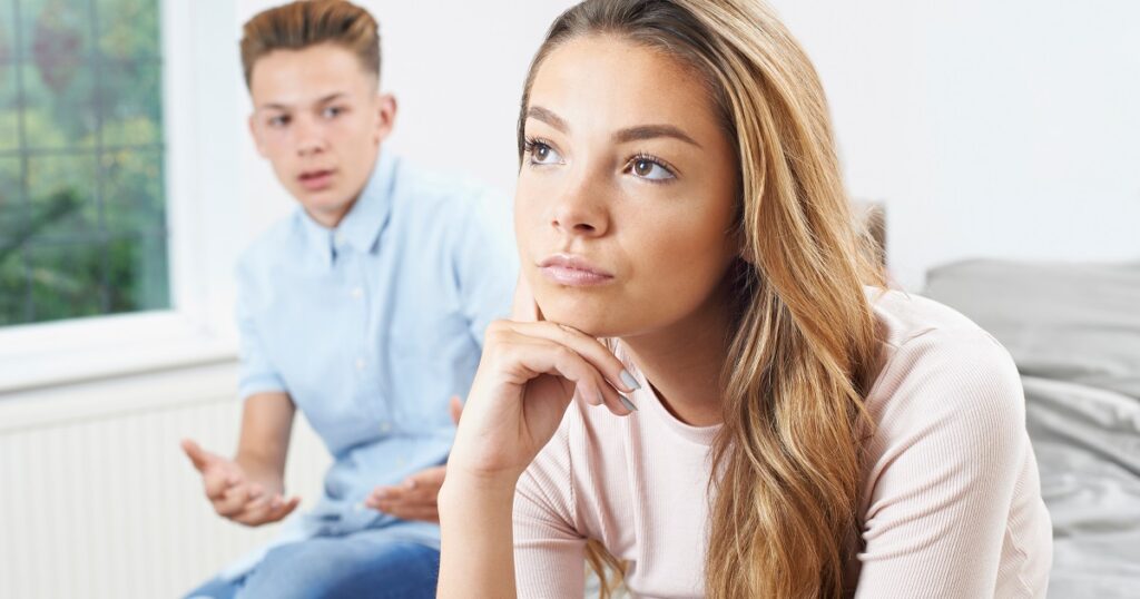 年下彼氏が情けない彼女