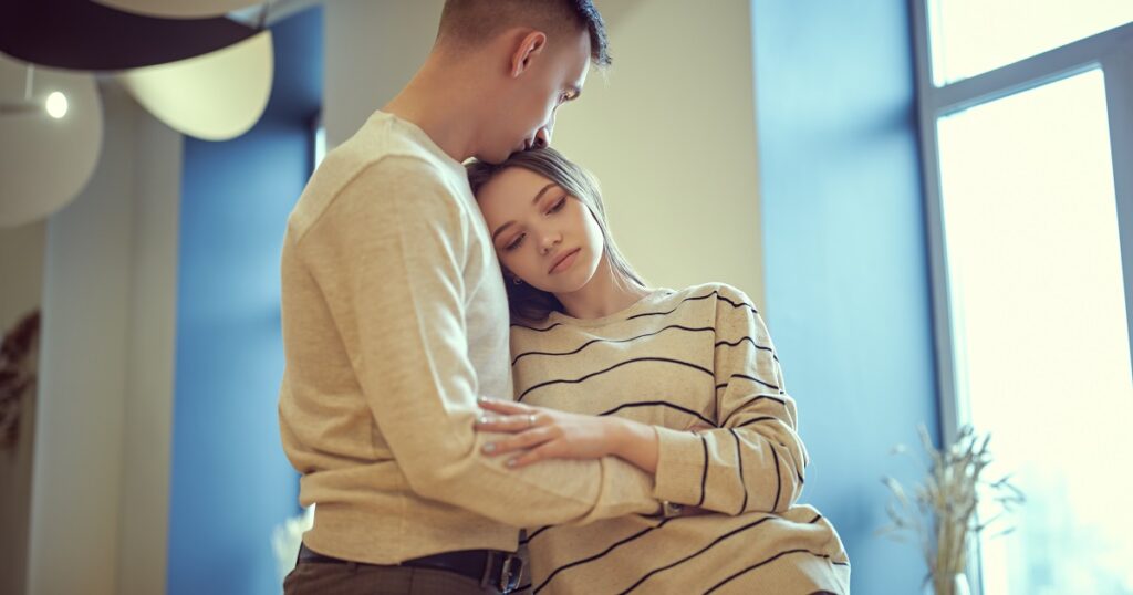 彼氏に弱音の吐き方がわからない彼女