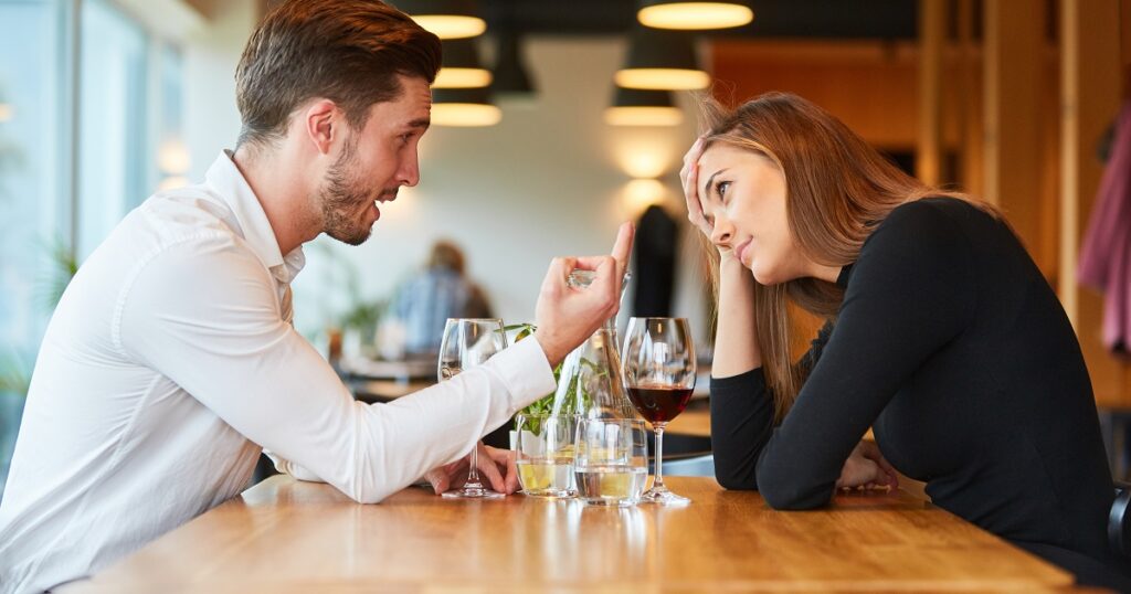 食事のメニューが決められない男性