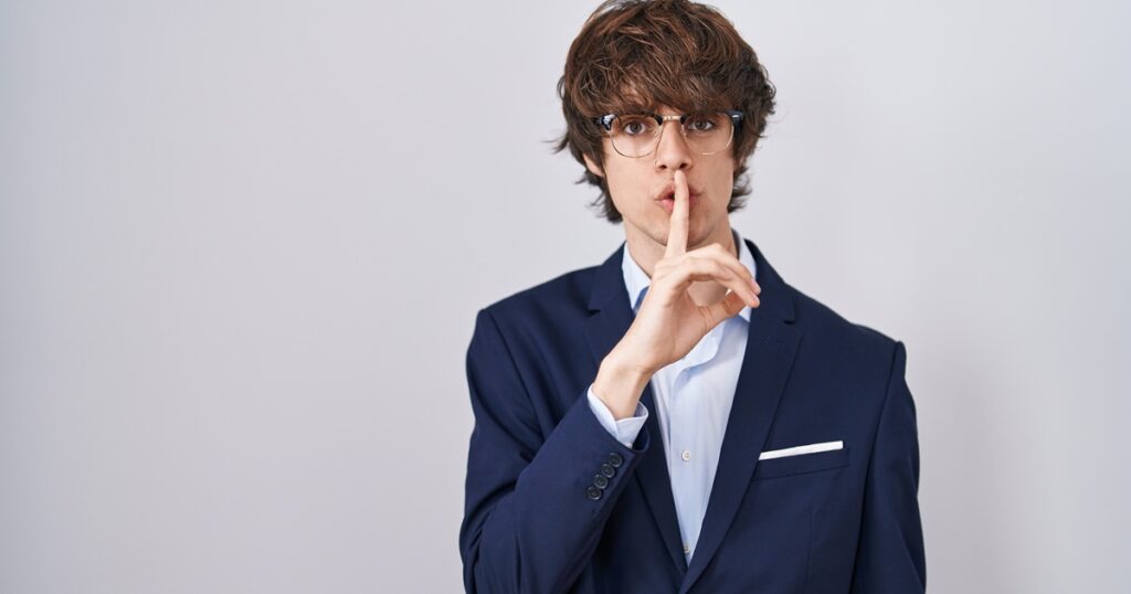 秘密主義な男性