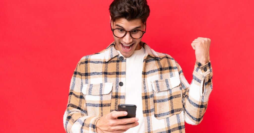 写真をLINEで送ってくる男性を女性が褒める