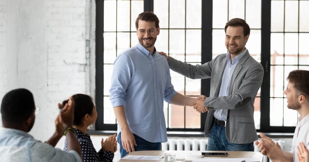 美味しいところを持っていく男性