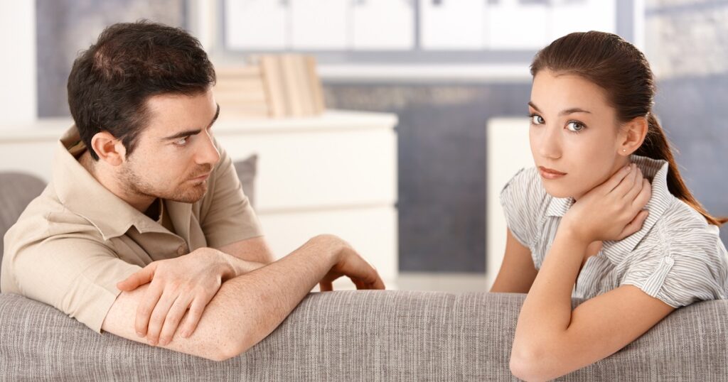旅行に行きたくない男性と行きたい女性