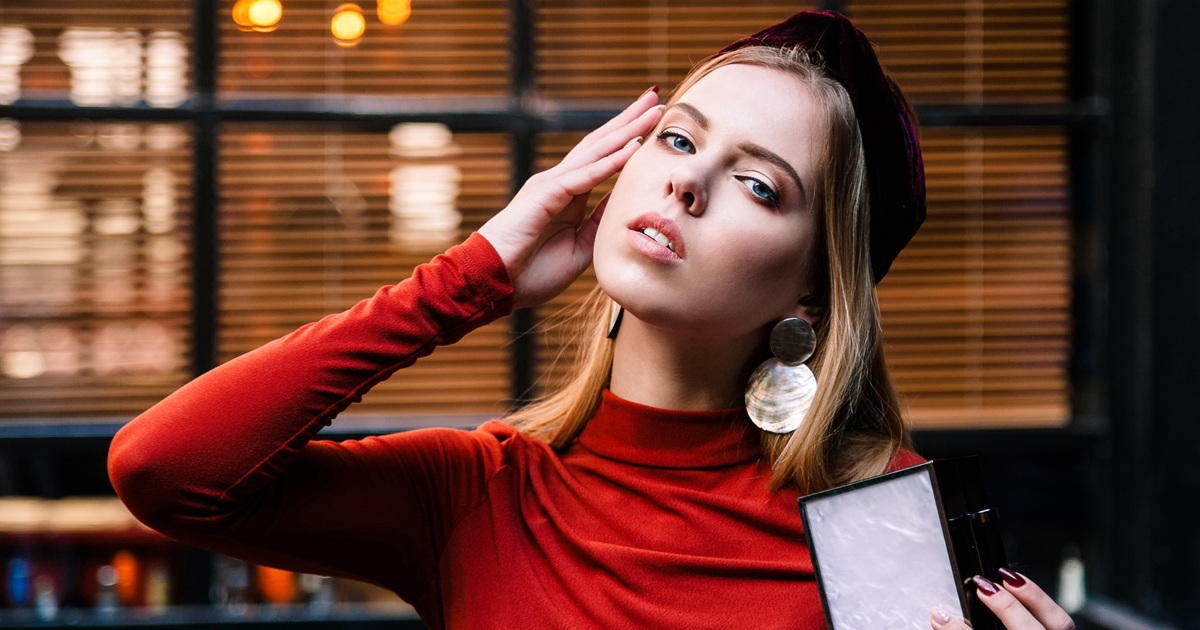 恋愛を惹き付ける女性は色気がある！男からモテるフェロモンの魅力と出し方！