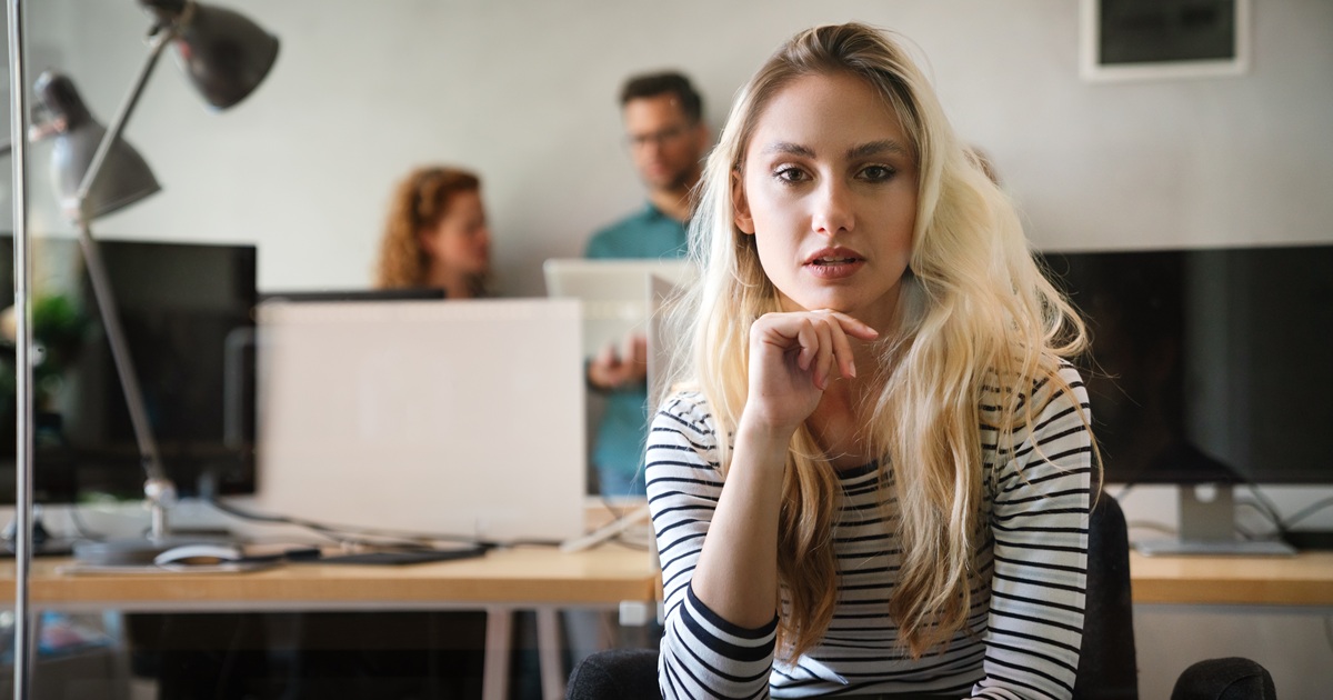 男性から敬遠されるプライドが高い女性の特徴！周りから腫れもの扱いされる女とは