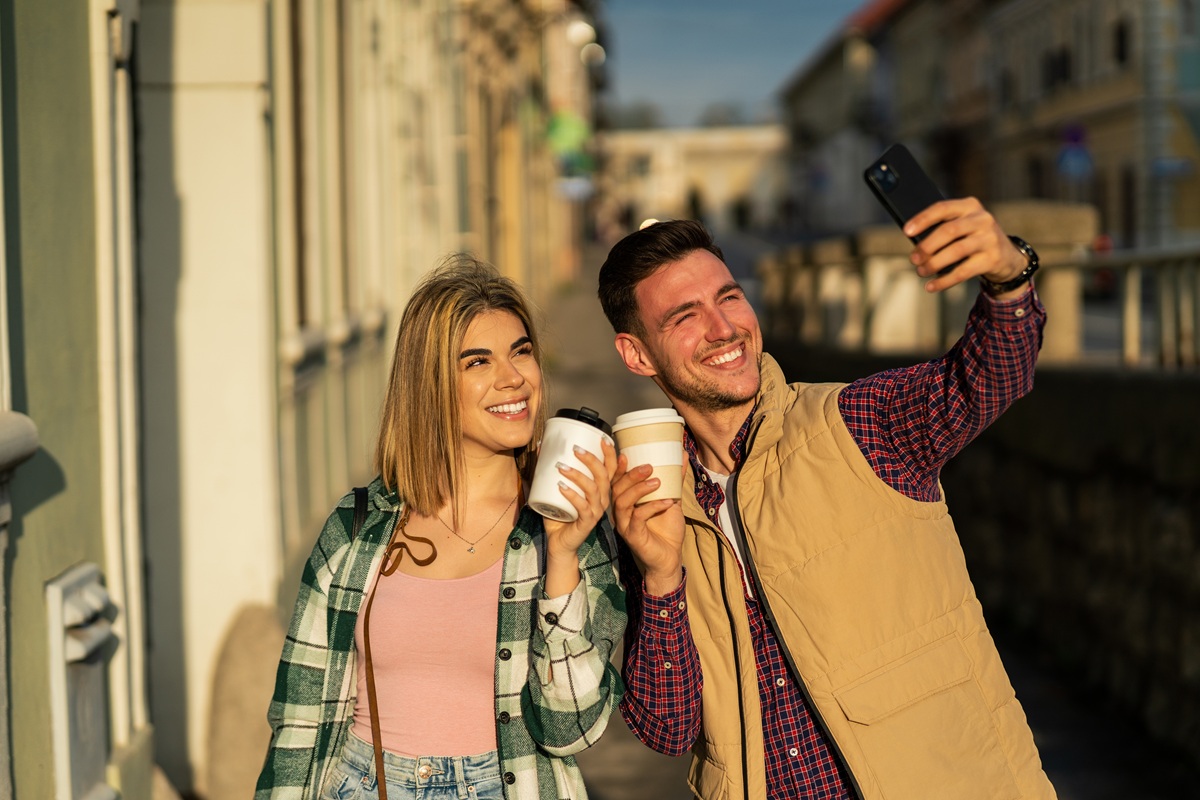 誘いを受けていい？男友達が二人で遊びに誘う心理とオススメの場所・コーデとは