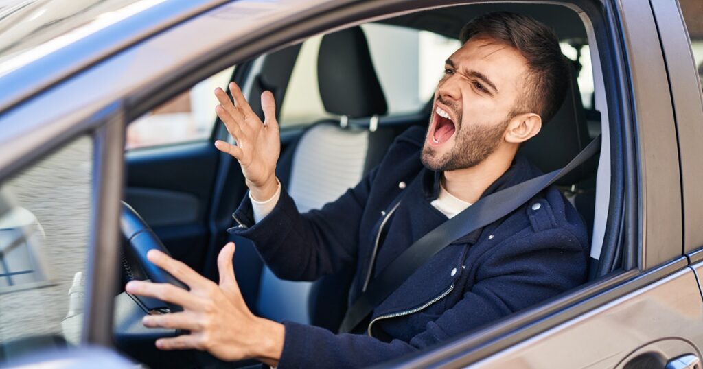 運転をすると性格が変わるDV男