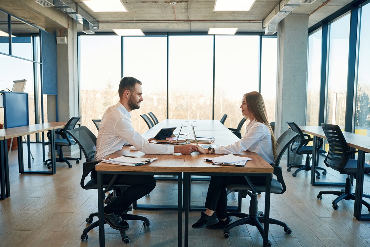 社内恋愛二人だけの秘密のルールとバレない為の対策！難しい職場での恋愛とは