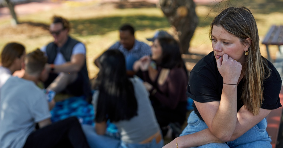 そろそろ人見知りな性格を卒業＆改善してみない？内向的から社交的になる方法