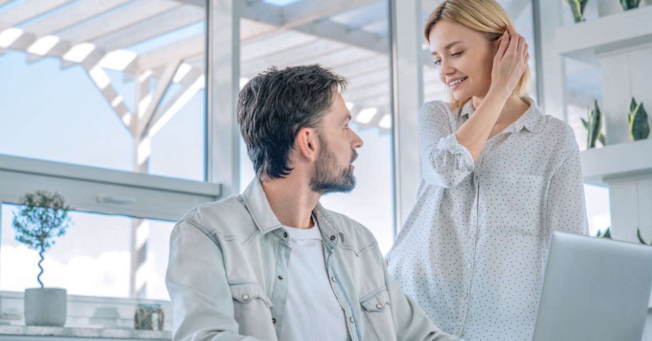 一度経験すると癖になる！？社内恋愛あるある10選・楽しいと感じるのはどんな時？