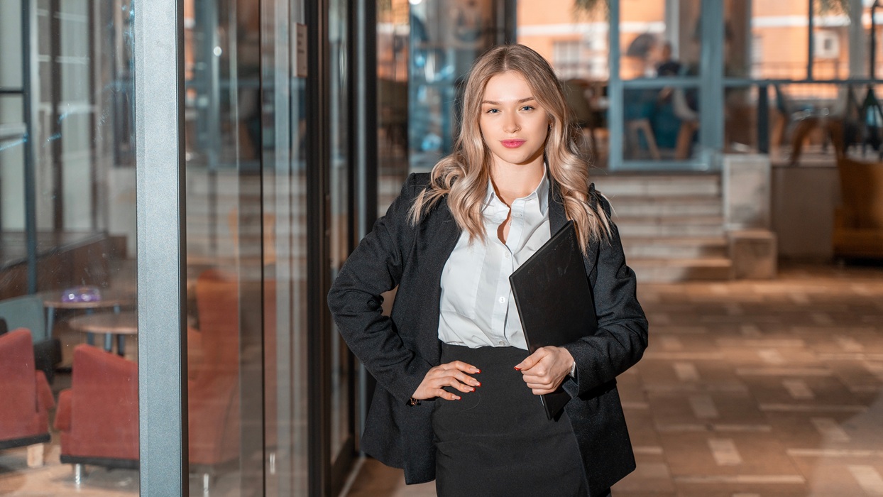 出来る女子には引け目を感じてしまう男性も多い？外資系に勤めてる女性の特徴とは