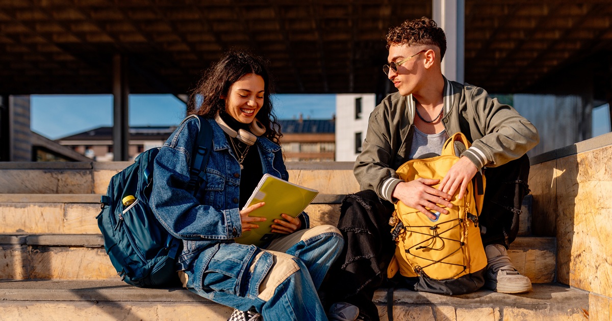 予定を聞いてくる・家まで送る、男性の気のあるそぶりは勘違い？本気にしていい？