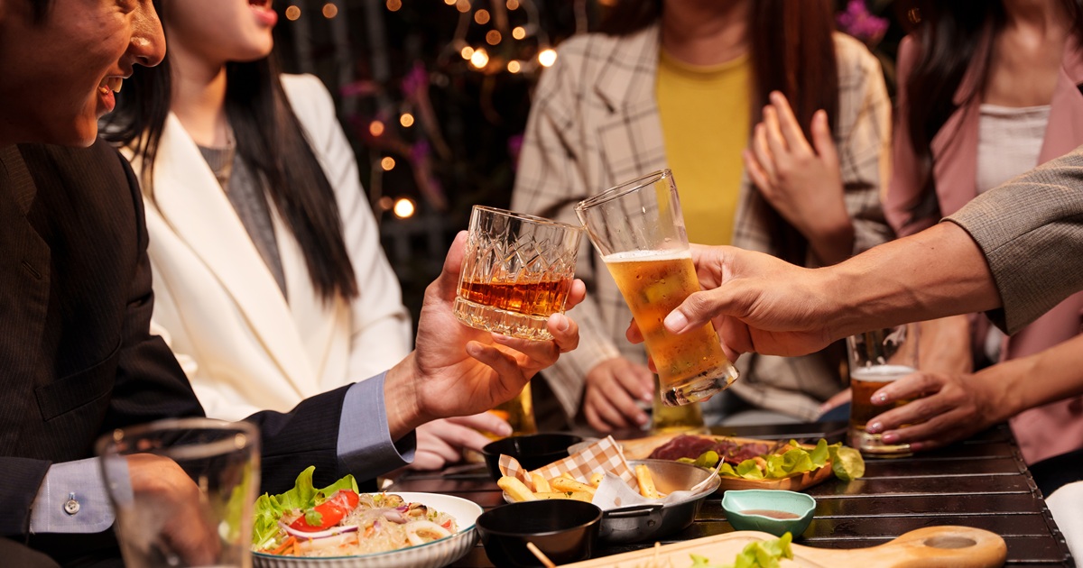 同窓会で不倫すると一生後悔する理由とは？懐かしい再会からの恋には気をつける！