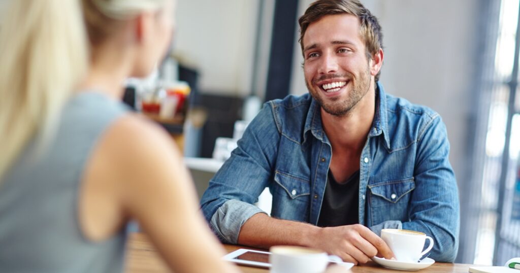 彼女を褒める彼氏