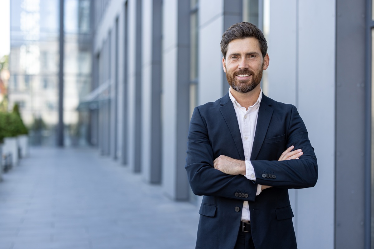 上手に付き合う必要がある…職場の気分屋な上司と偉そうな上司の特徴と対処法とは