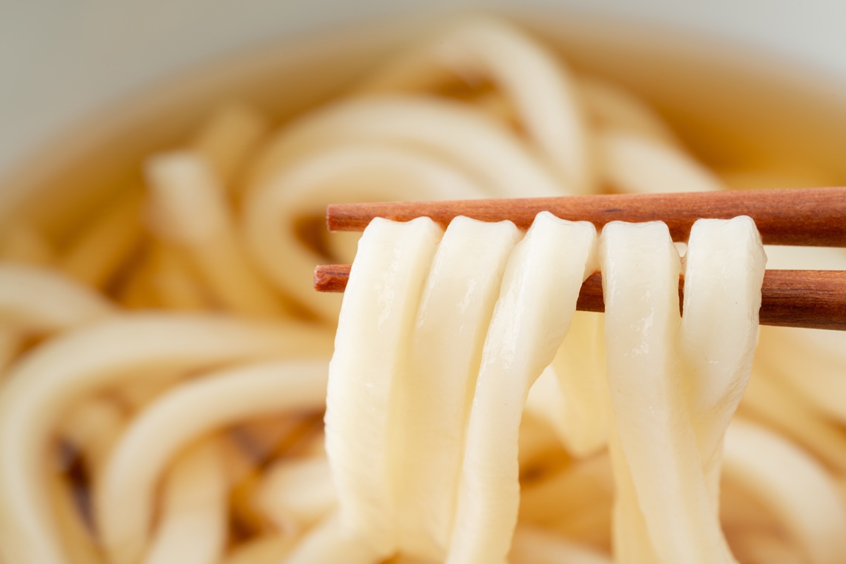 食べる？作る？うどん屋に行く！？「夢占い」うどんの夢の意味と心理とは