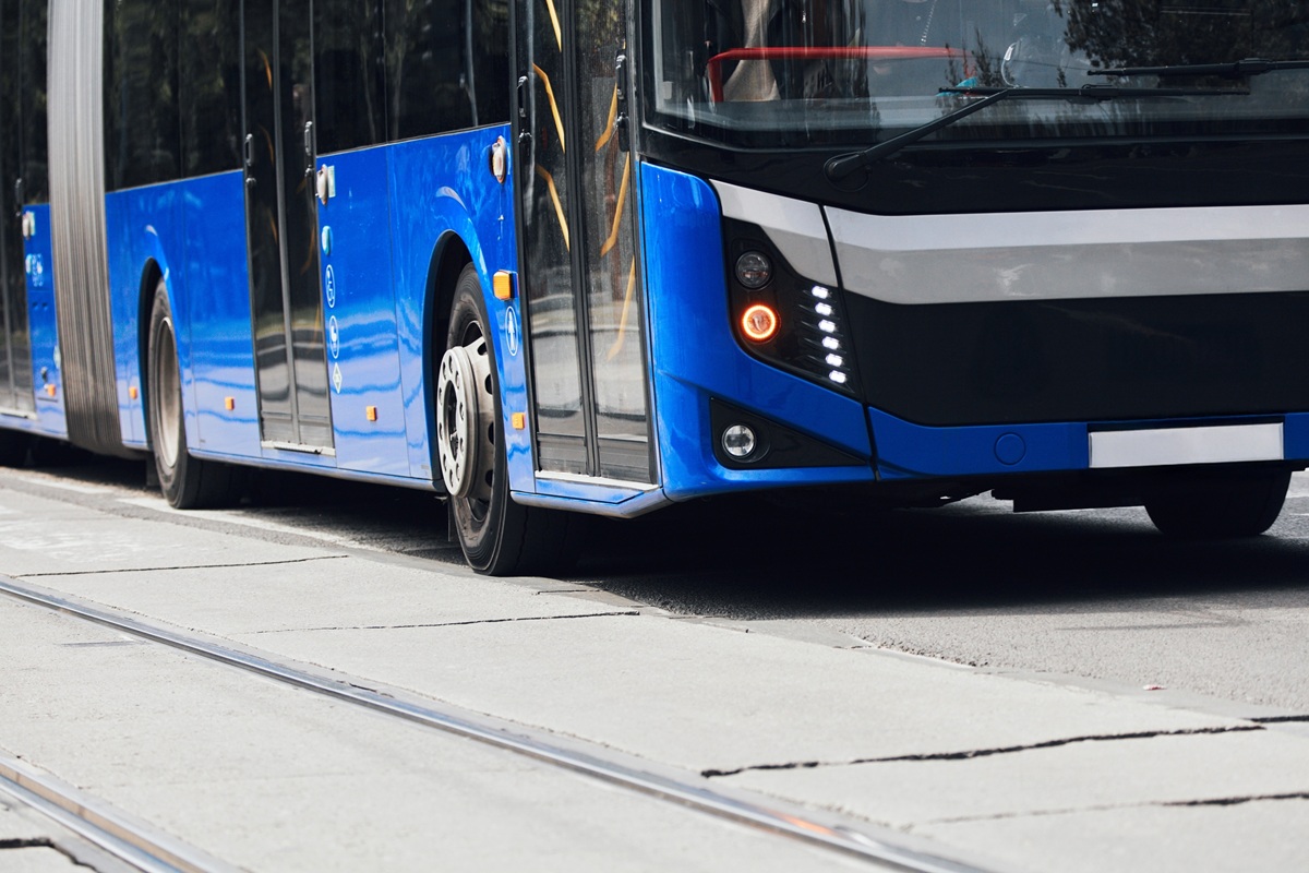 「常識」、「調和」、「ルール」の意味を持つ！？夢占い「バスの夢」を見た意味とは