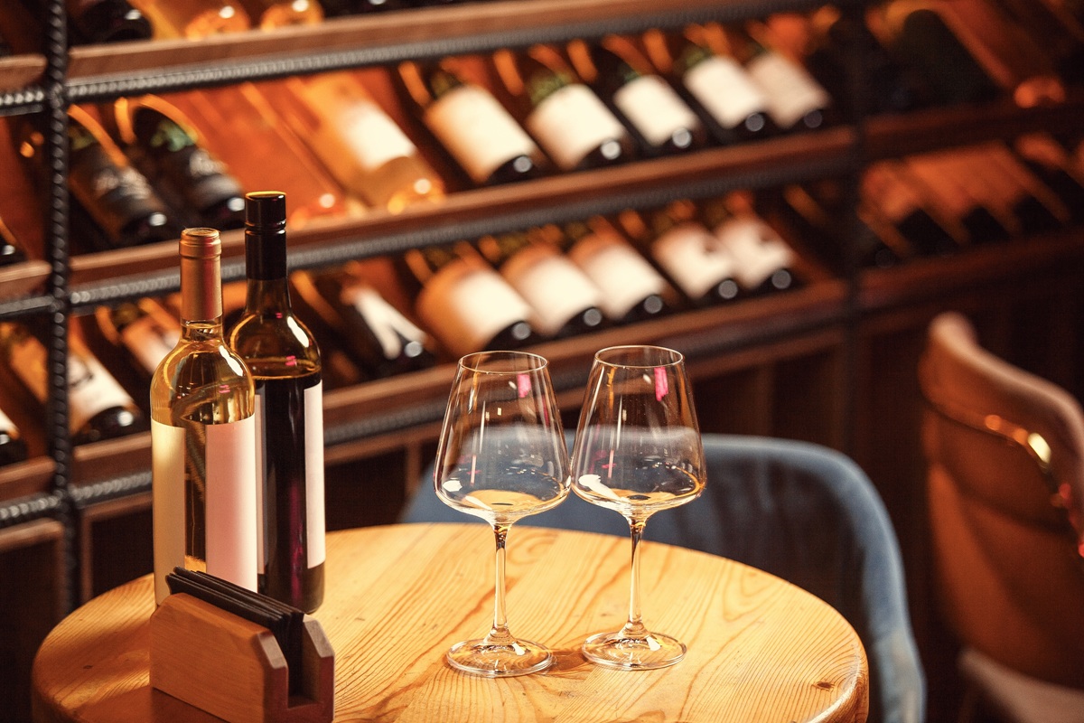 楽しい時間を過ごす為に！ワインバーに初心者の女性が一人で行く時の注意点