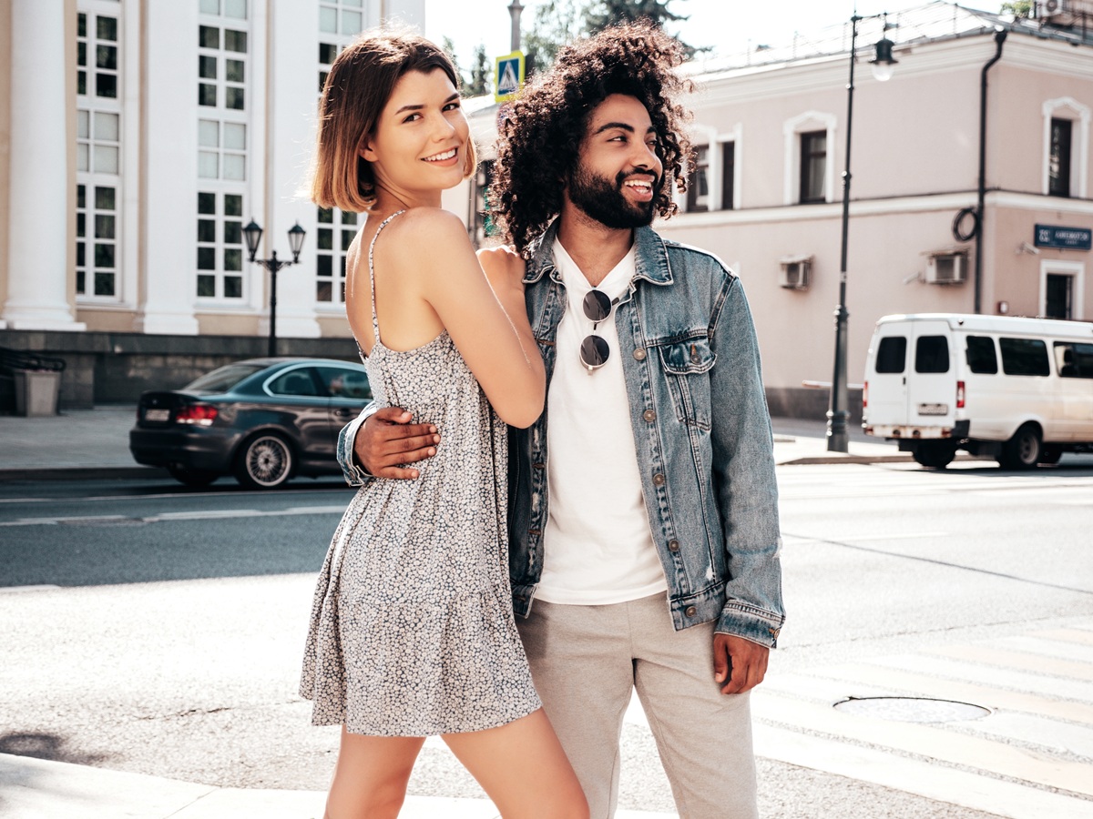 女性は付き合ってからじゃないと無理！？付き合う前にハグをする男性心理とは