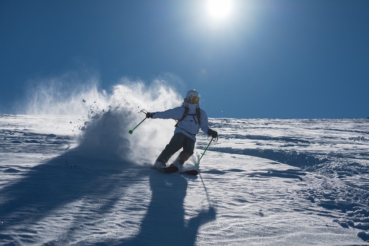 転ぶ…滑る…！？良い意味も何かのリスク教えてくれる場合もあるスキーの夢占い