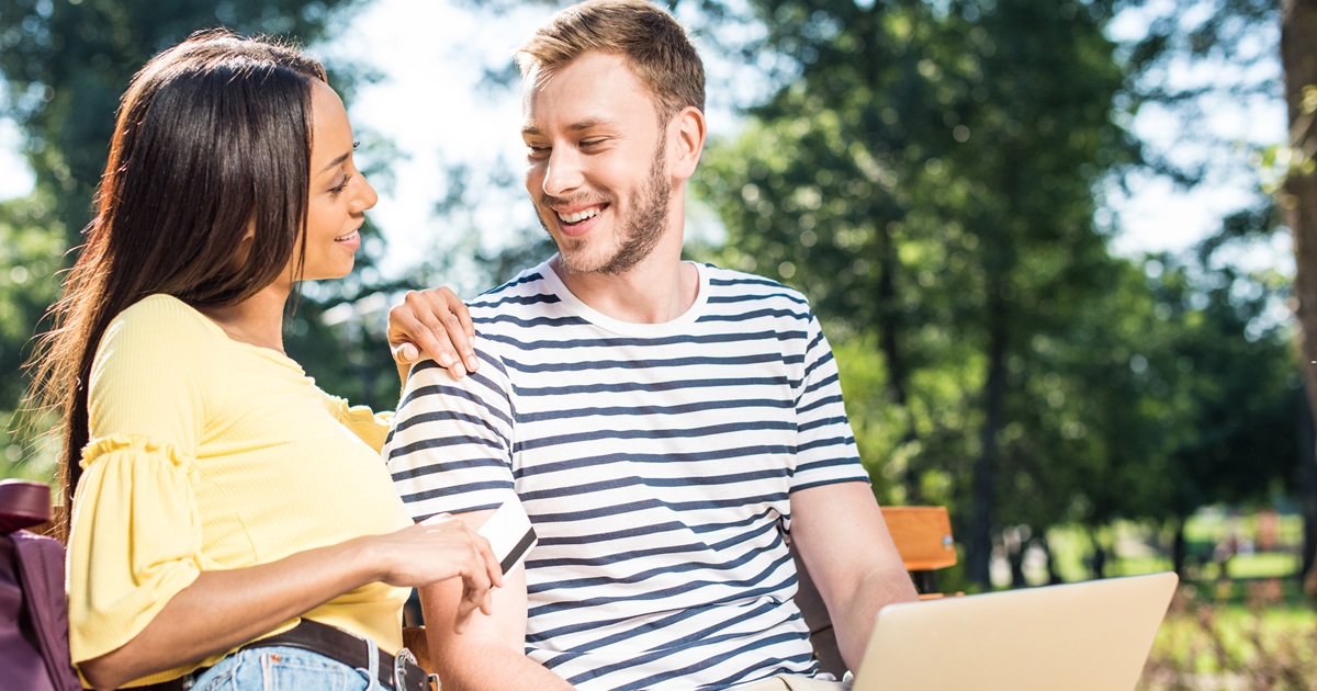 ツンデレ彼女の魅力はギャップ萌え！？なぜモテる？男を沼らせるツンデレ女性！