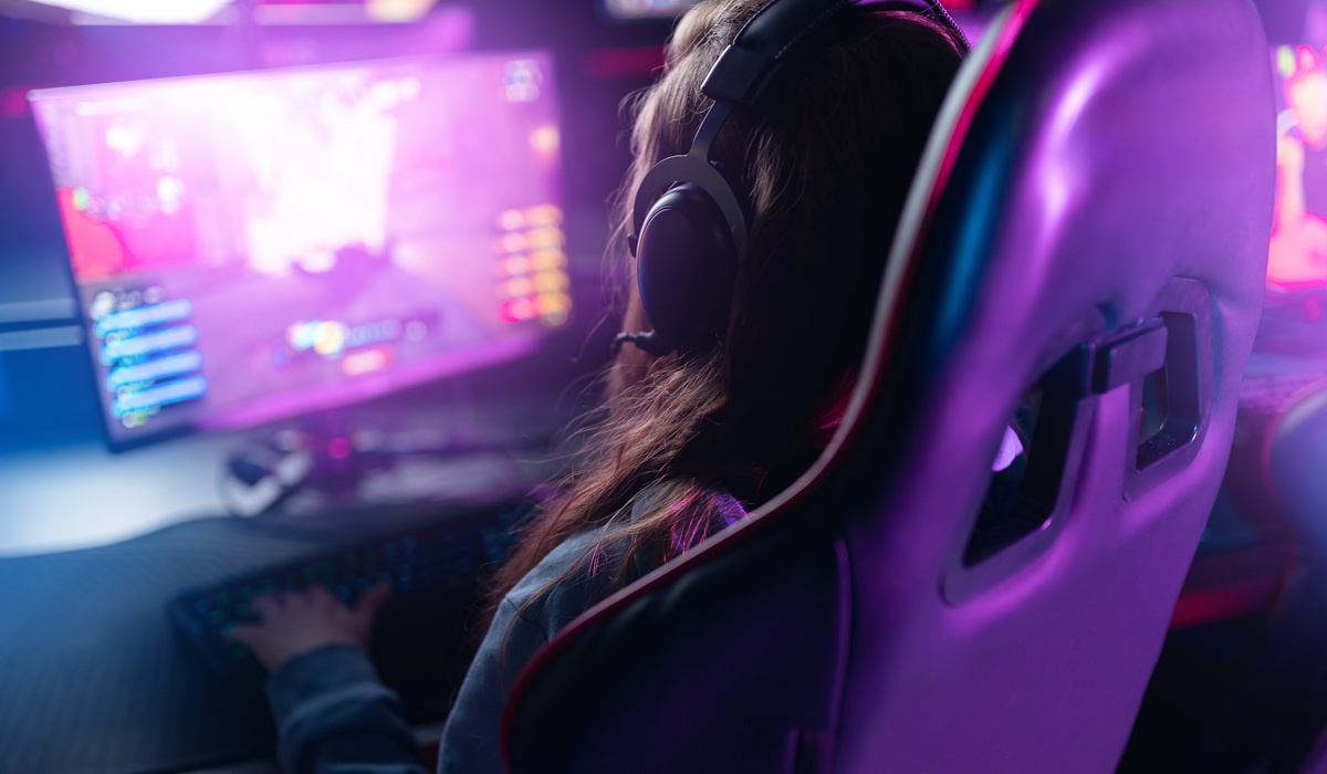 モグラ系！？恋愛は奥手！？自宅大好きインドア派の女性の特徴＆行動とは？