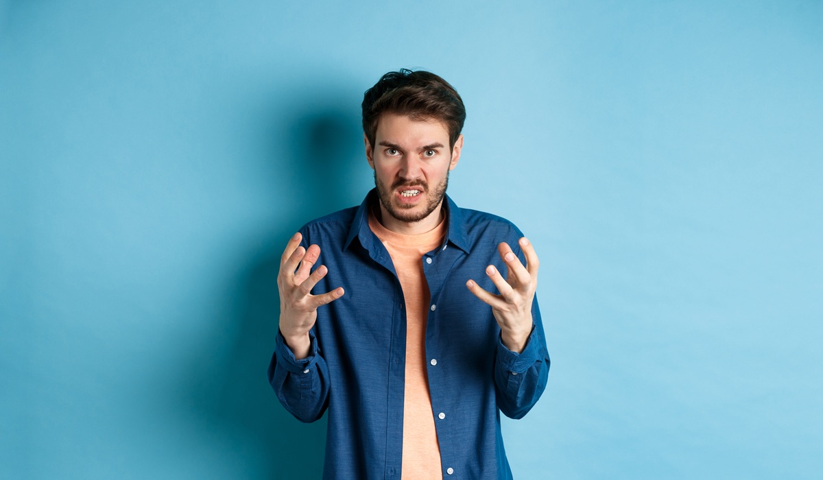 プライドが高過ぎる！？やっかみの強い人の特徴と心理とは？対処方法＆注意点解説