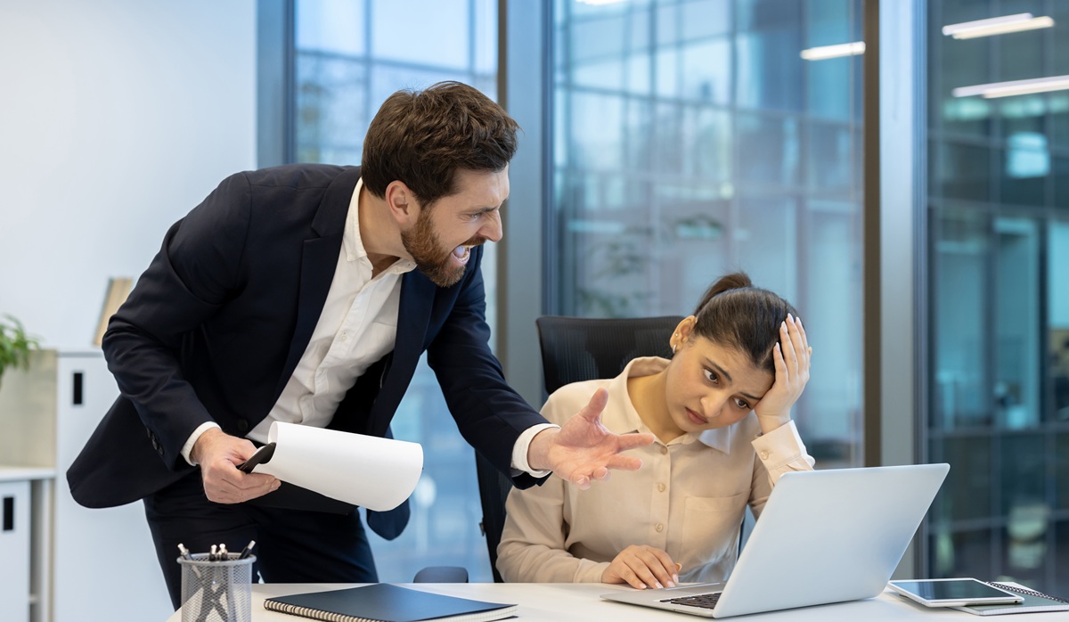 理不尽すぎる！職場の上司から八つ当たりされた時の対処法。モヤモヤする時に見て