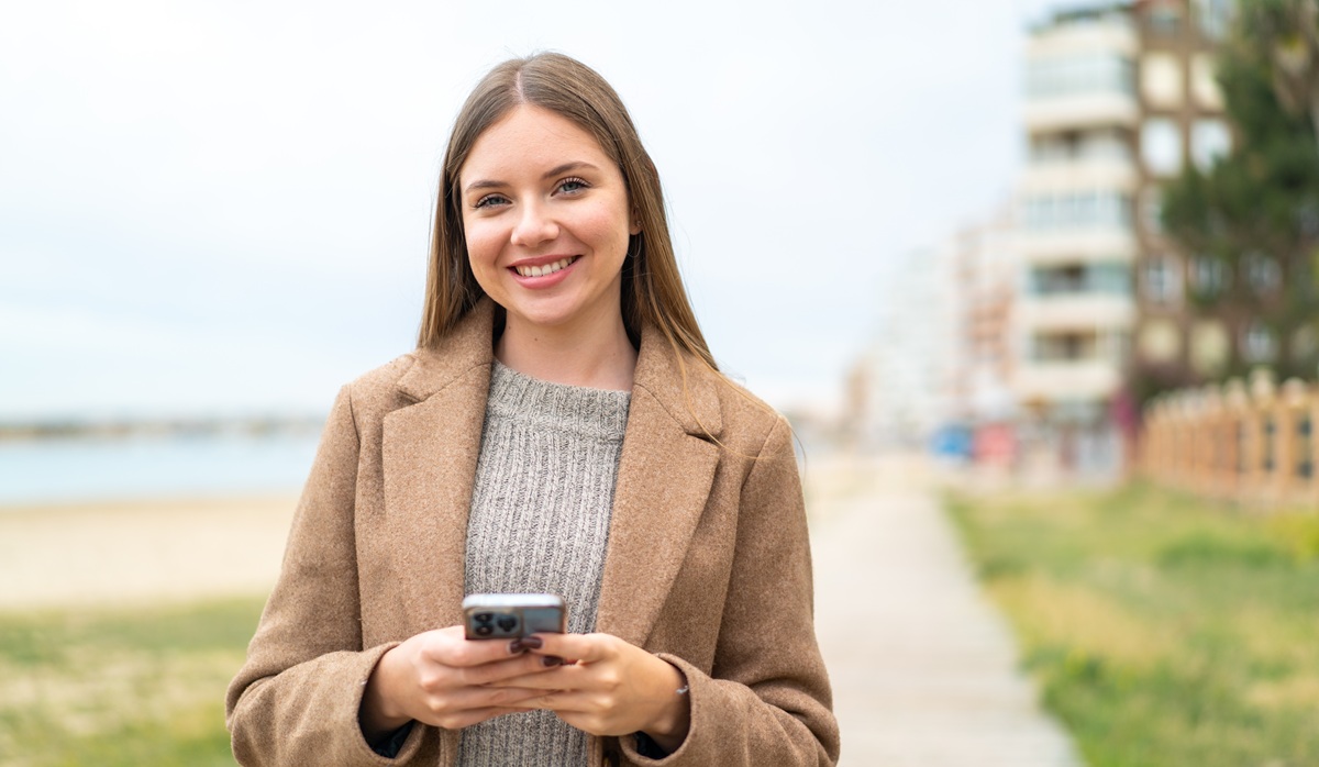 嫌われない為に好きな子とのLINEで絶対にしてはダメな話題とは？女性目線で解説