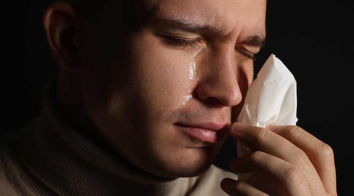 想像力が豊か？他人に優しい？涙もろい・・・涙腺の弱い男性の特徴と心理とは？