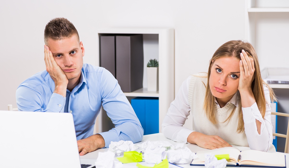 仕事も恋愛も消極的な人…男性と女性で異なる？ネガティブな人達の特徴とは？