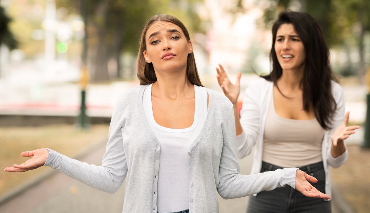 職場でも家でも無神経！嫌な女の特徴と対処法とは？本人に自覚がない場合も！？