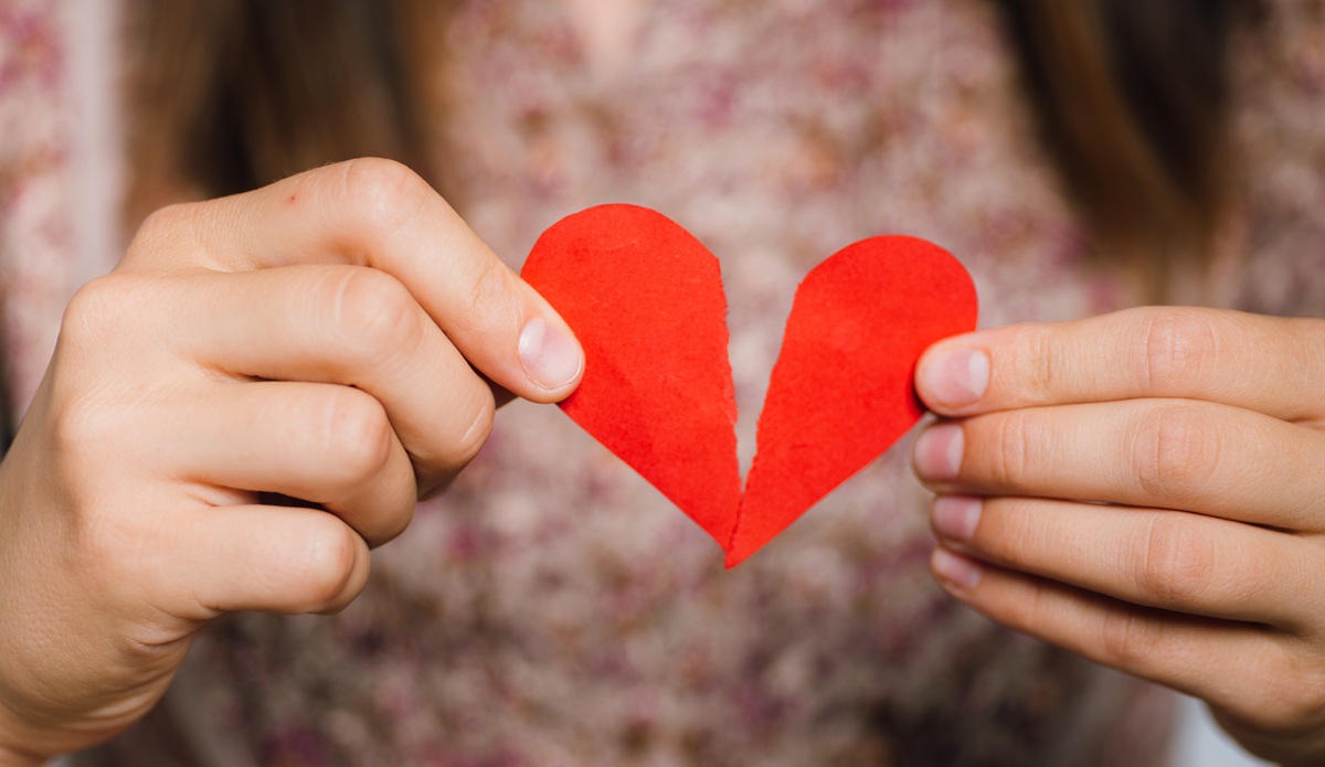 タフで個性的？バツ２女の特徴とは。離婚経験から見える性格や行動の共通点を解説